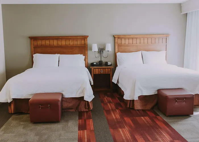 Hampton & River Hotel