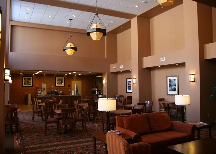 Hampton & River Hotel 3*
