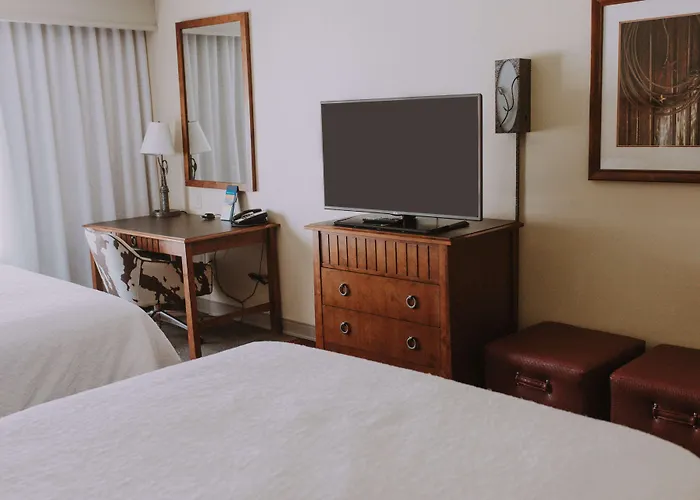 Hampton & River Hotel