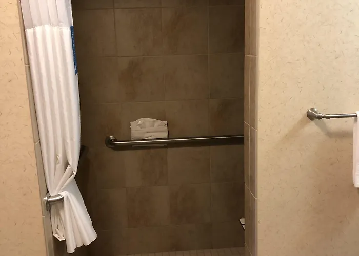Hotel Hampton & River 3*